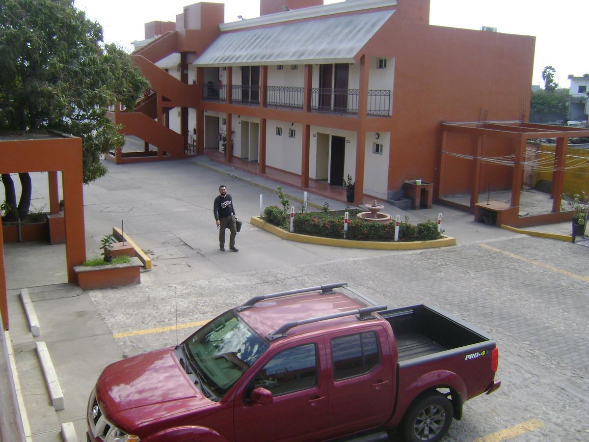 Hotel El Descanso Mazatlan Exterior photo